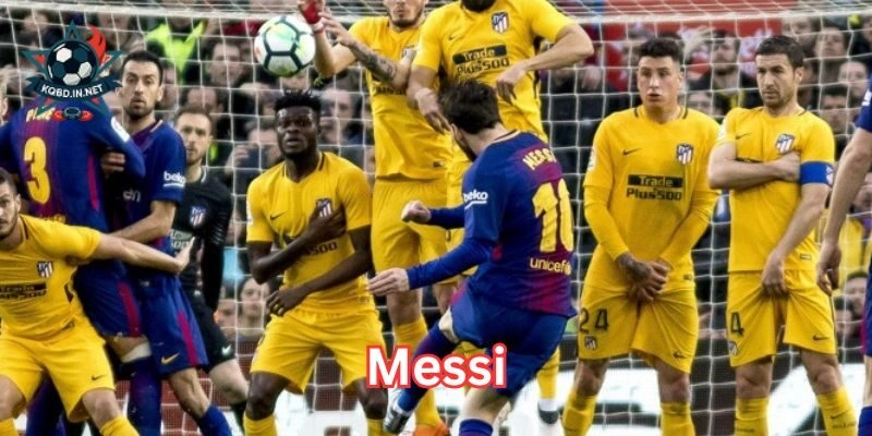 Messi đá phạt rất giỏi